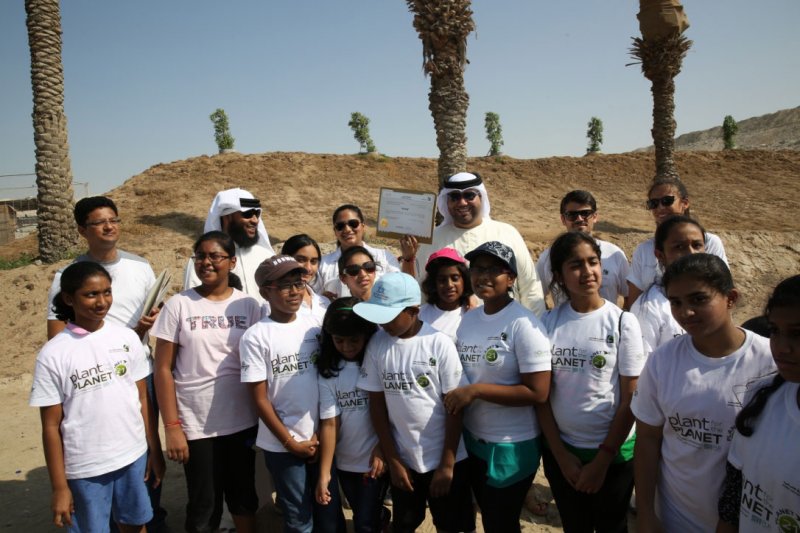 You are currently viewing Dubai Municipality & Accor Hotels engage youth in the biggest National tree planting effort