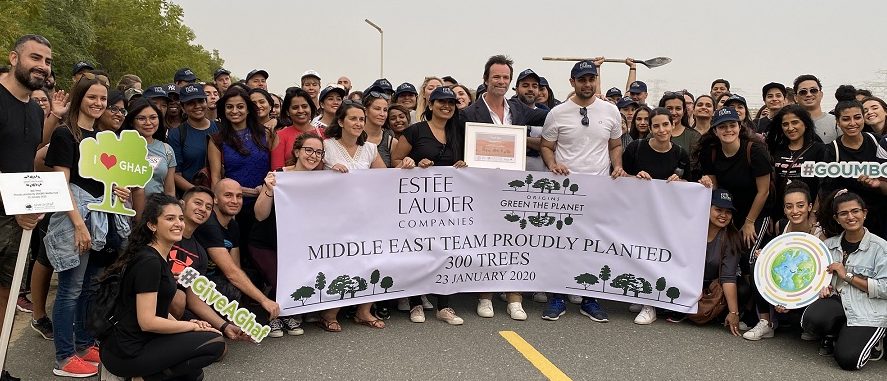 You are currently viewing Estée Lauder employees plant 300 Ghaf trees in Dubai
