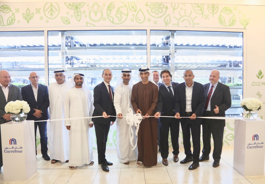 Dr. Thani bin Ahmed Al Zeyoudi, Minister of Climate Change and Environment inaugurated the region’s first hydroponic in-store farms at Carrefour back in November 2019